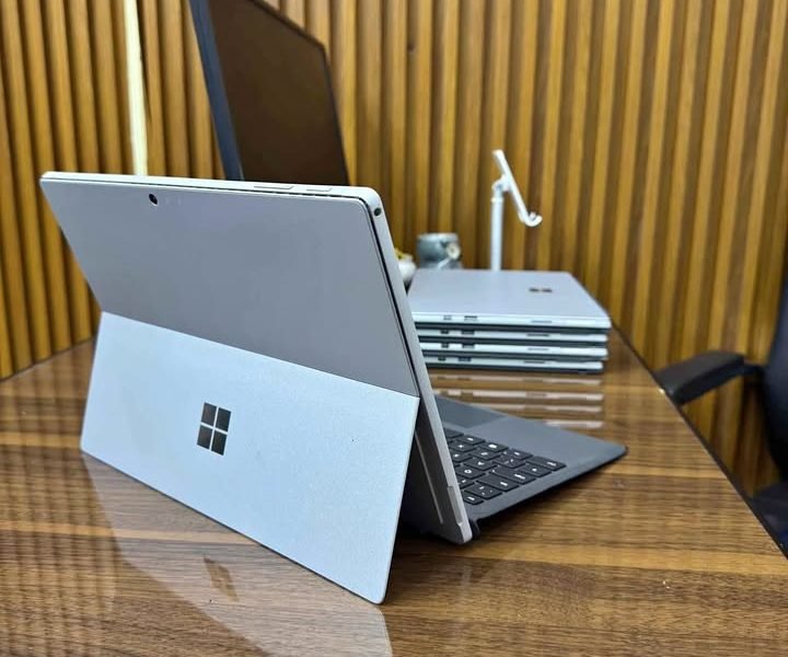 🔥PROMO🔥Surface Pro 5 Core i5 7th gen Ram 08gb Disk 256gb ssd Ecran 12,5 tactile et detachable