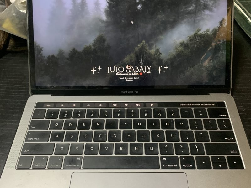 MacBook Pro Touch Bar 2018