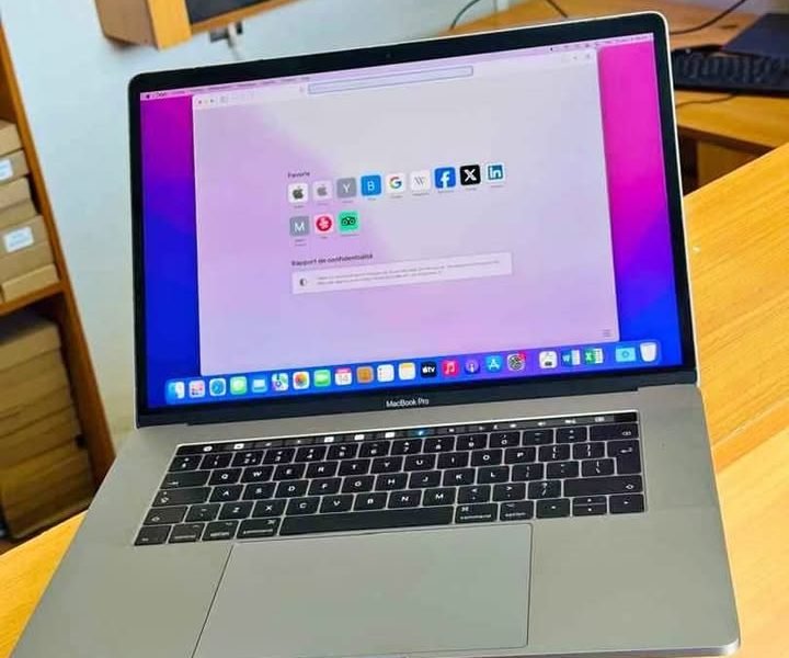 🔥Macbook Pro 2017 Touch Bar ⌨️🏷️ 15’ pouce Retina 4k 👁️👁️ Core i7 ™️ 2.9ghz Graphics 4GB dediée