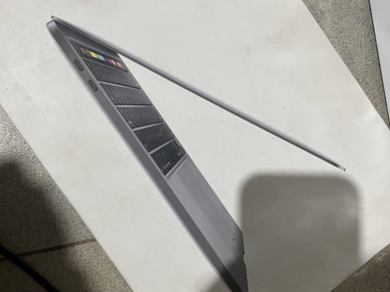 MacBook air 2019 rose gold
